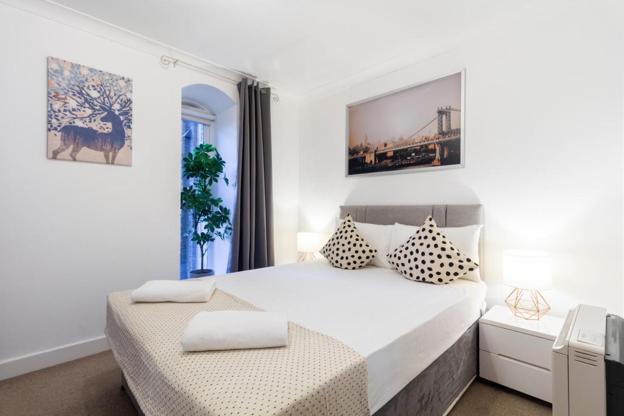 Stay Thames River Londra Exterior foto