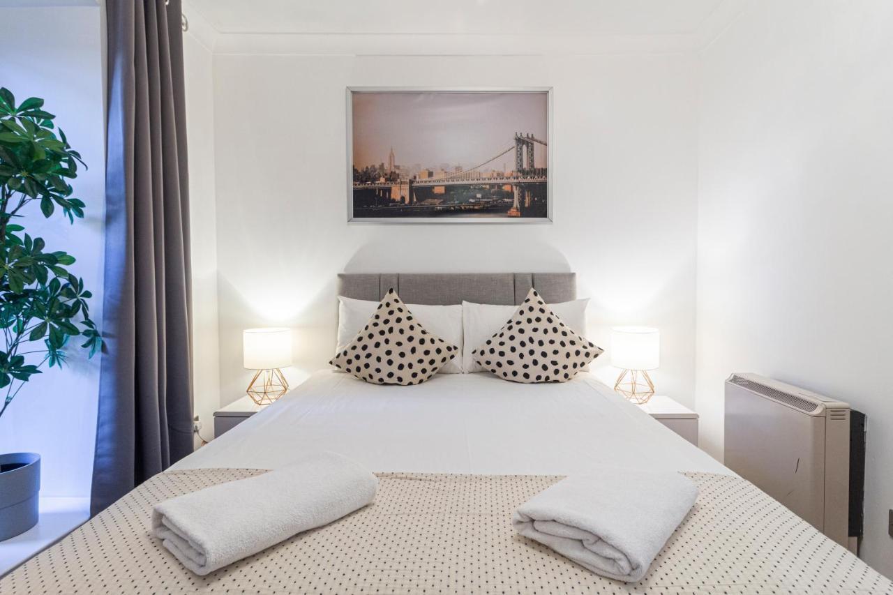 Stay Thames River Londra Exterior foto